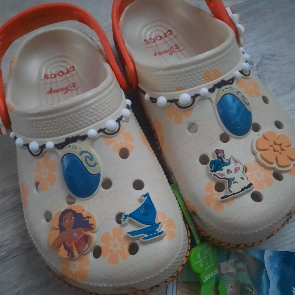 CROCS Kids' Moana Shoes - Picture 2 of 7